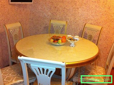 Runder Tisch in der Küche: Sorten, Materialien, echte Fotos