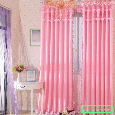 bemerkenswert-rosa-Schlafzimmer-Vorhang-in-imposante-Blumen-Wand-Design-Schlafzimmer-mit-weiß-Vase-Tisch-und-wunderbar-Gold-Kronleuchter-auch-grau-shag-Teppich-herrlich-rosa-Farbe